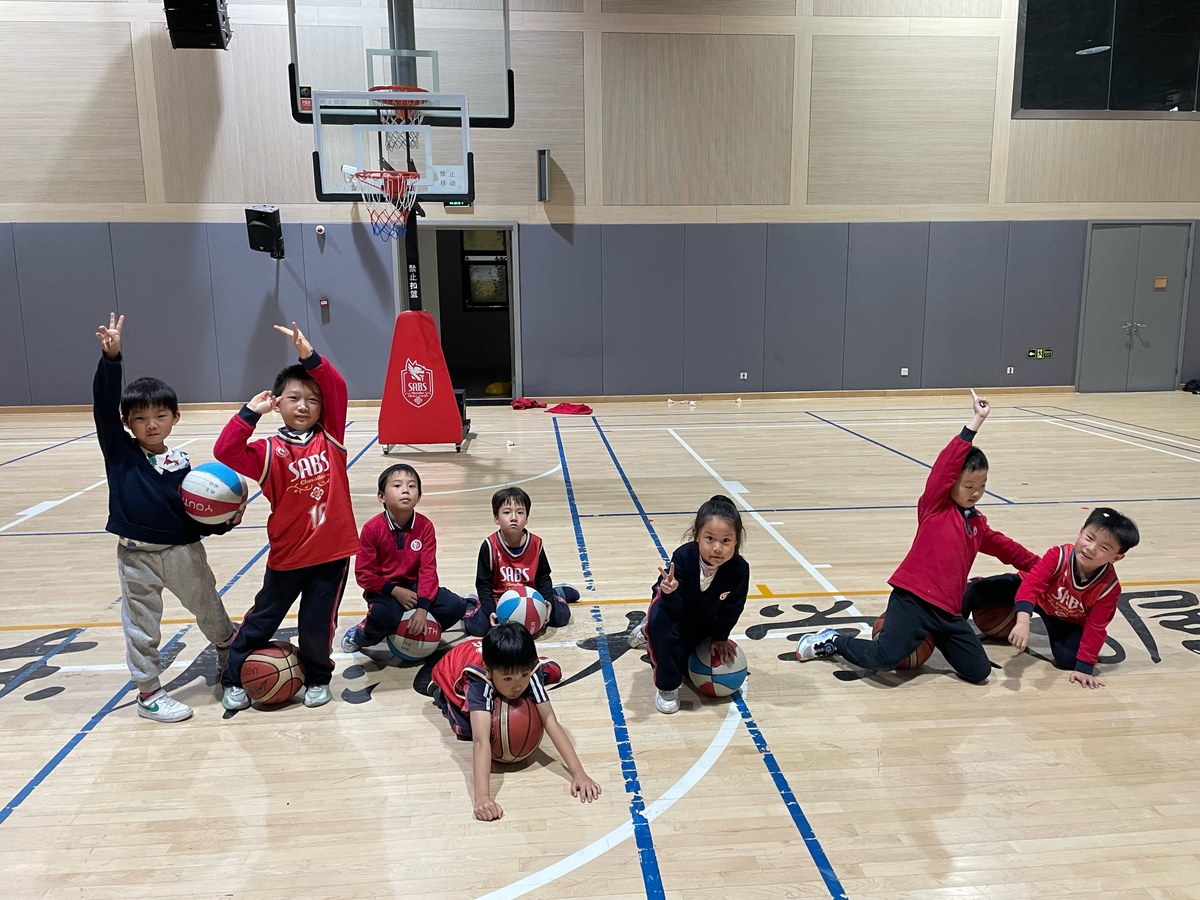 青少年如何从篮球老将身上学到团队合作